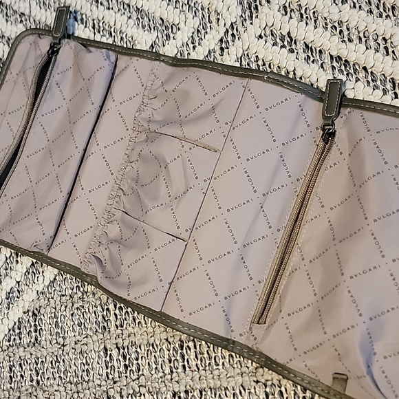 Bvlgari Travel Makeup Toiletry Bag EUC - Picture 11 of 13